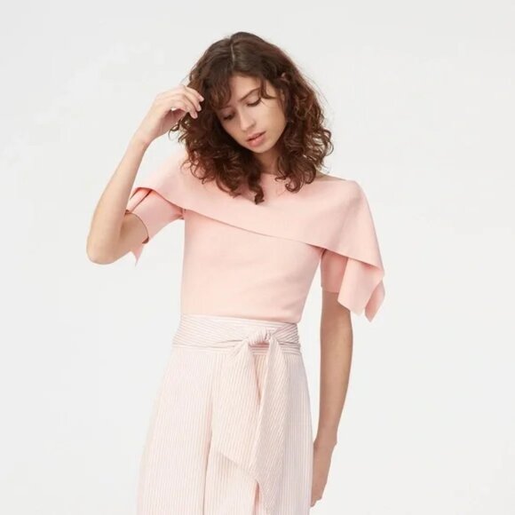 Club Monaco Tops - Club Monaco Rohnet Off the Shoulder Top Pink Rose XS